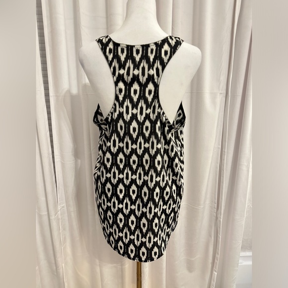 Collective Concepts Black and White Ikat Embellished Racerback Tank Size Large - Picture 2 of 6